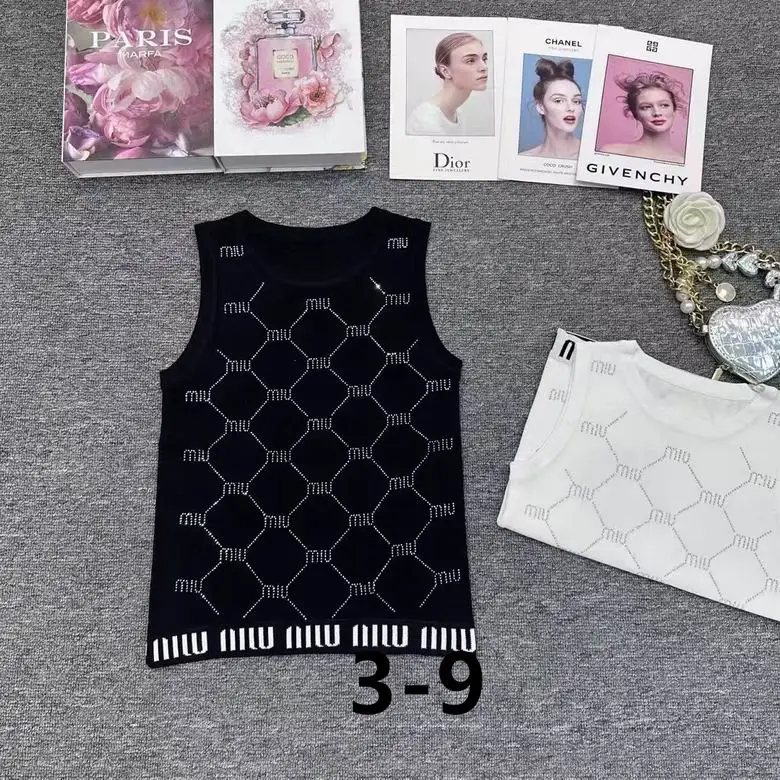 MiuMiu S-XL  (50)